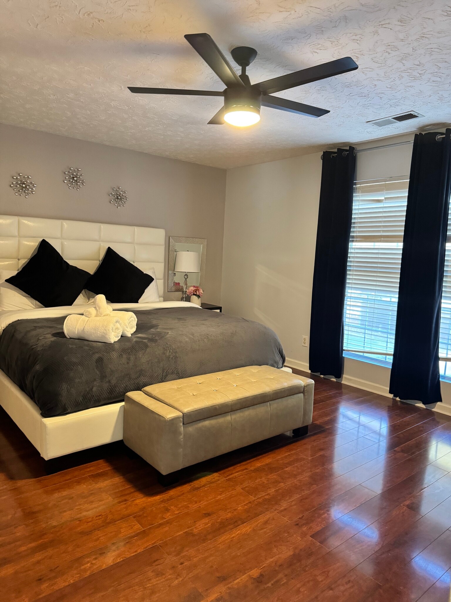 Building Photo - 601 Catrina Ct