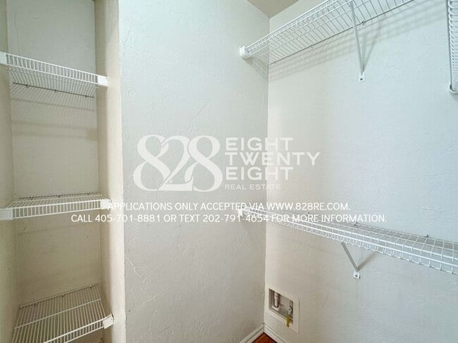 Building Photo - ADORABLE East Norman 3 Bed/2 Bath Duplex Available NOW in Eastridge!