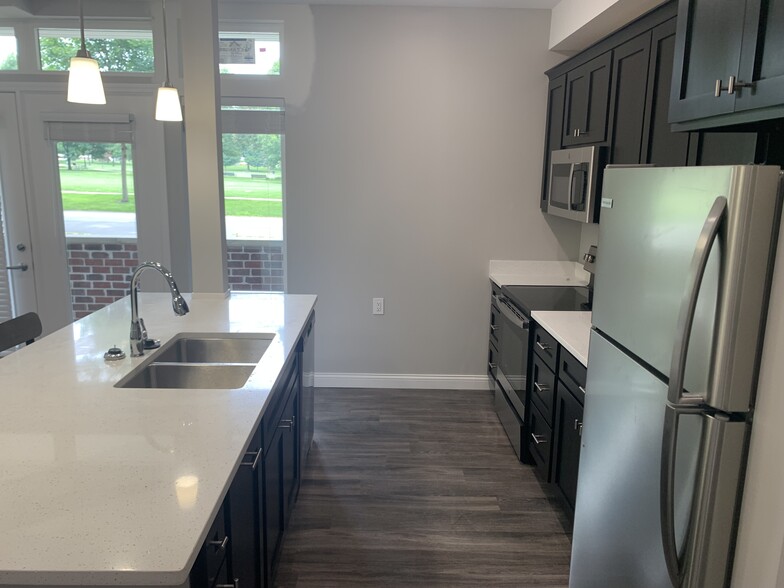 Building Photo - 403 W University Ave