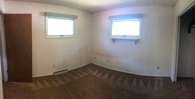 Building Photo - 3 Bed 2 Bath Single Family Home with Additional Space in Basement!