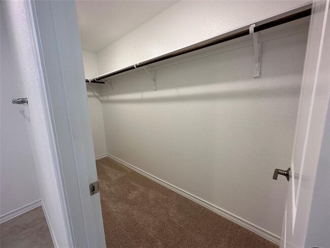 Building Photo - 2904 St Regis Dr