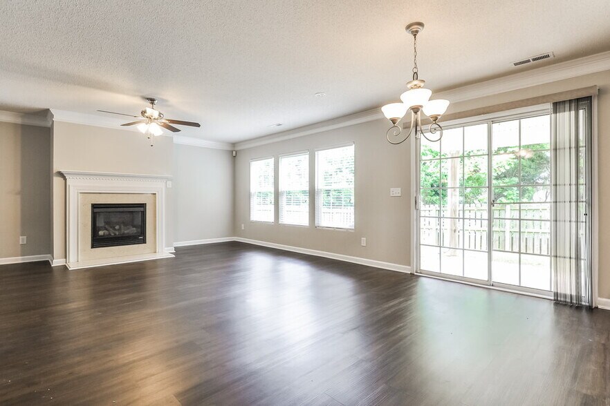 Building Photo - 144 Georgetowne Dr