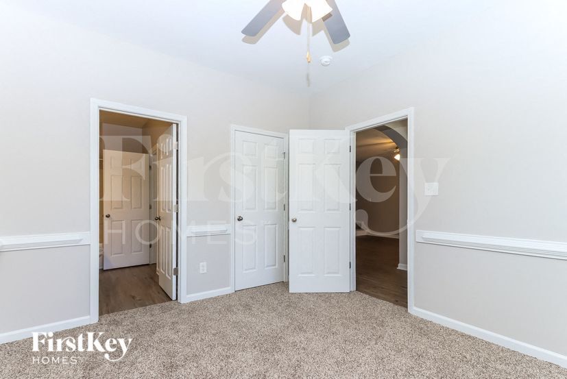 Building Photo - 115 Macalester Dr