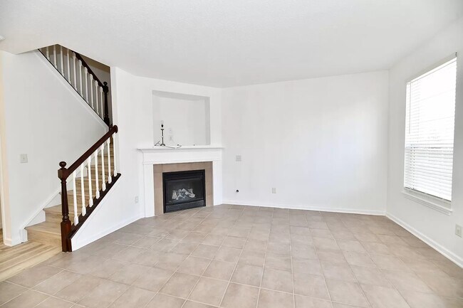 Building Photo - 11888 Esty Way