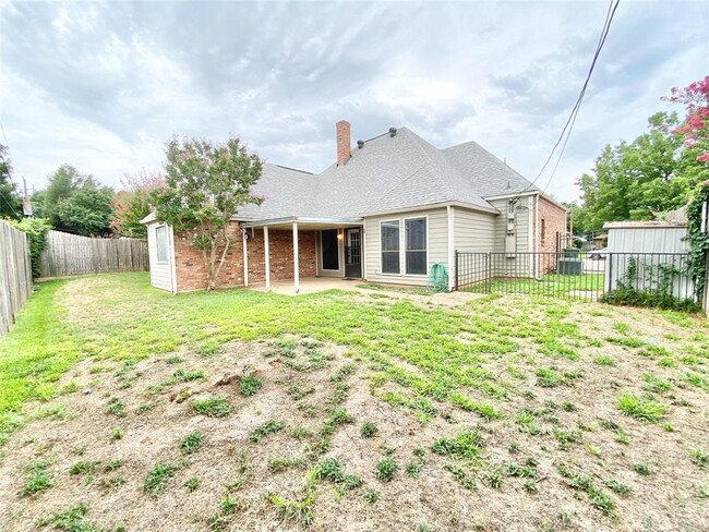 Building Photo - 3602 Pimlico Dr