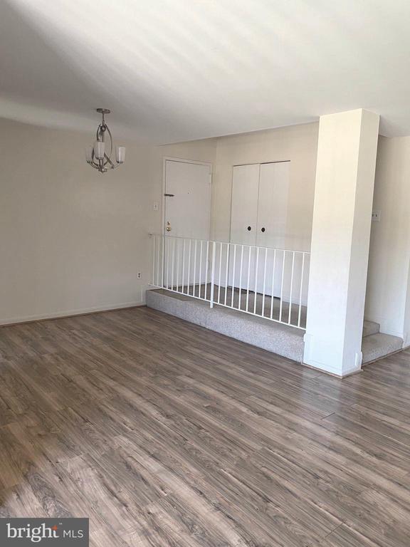 Building Photo - 15702 Dorset Rd