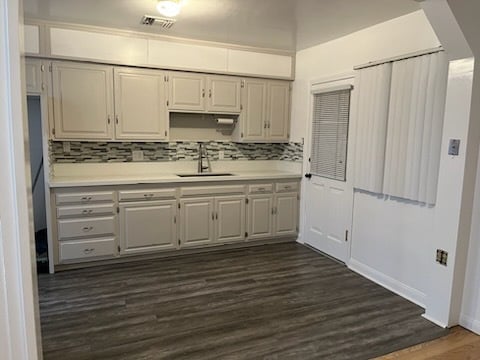 Kitchen - 1712 N Pepper St