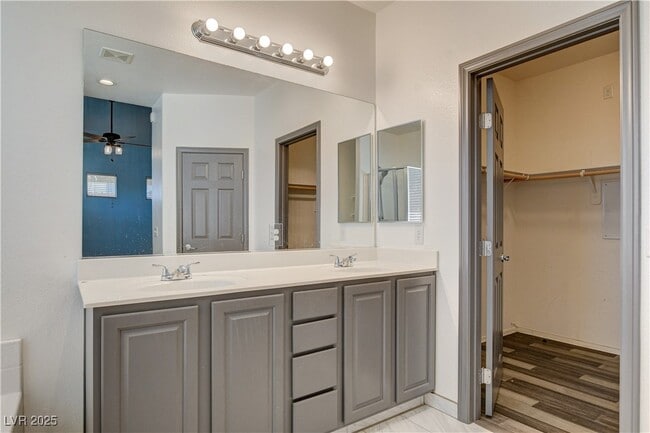 Building Photo - 2104 LeatherBridge Ct