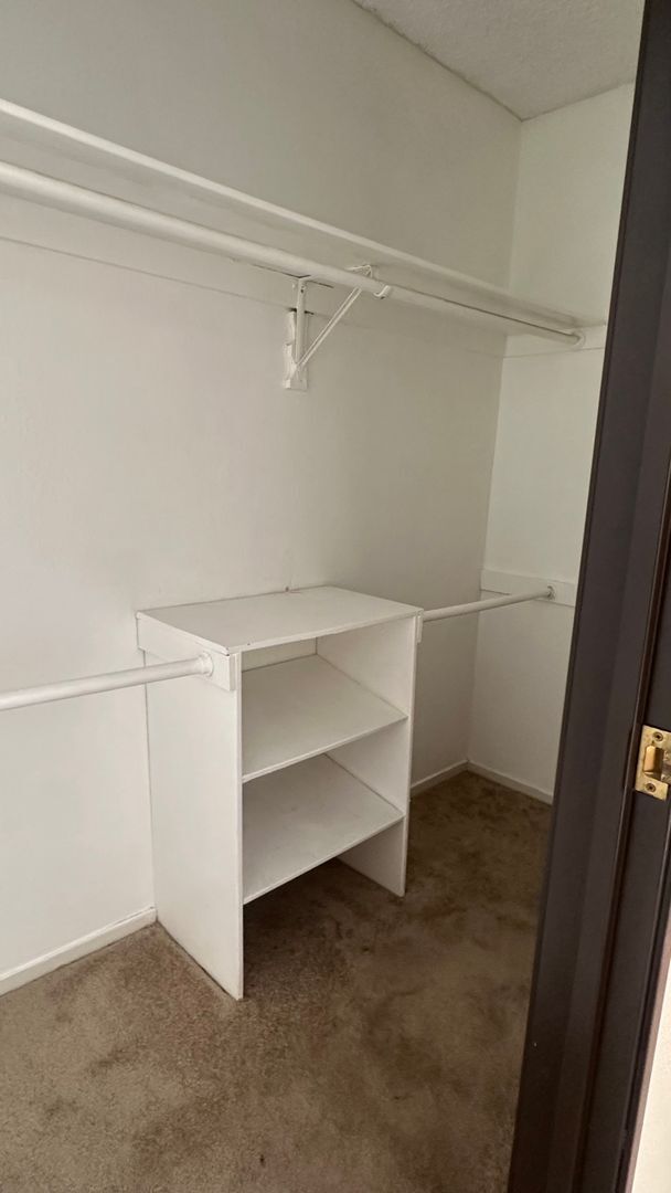 Building Photo - BEAUTIFUL 2 BEDS 1 1/2  BATHROOM APARTMENT