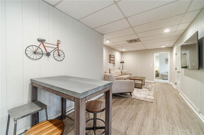 Building Photo - 691 Harbor Cove