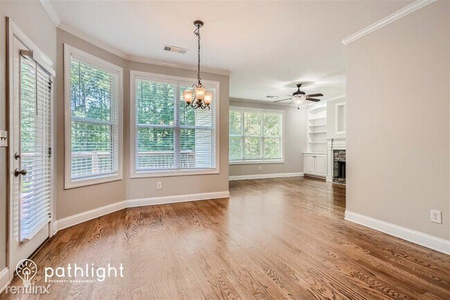 Building Photo - 6 br, 4 bath House - 102 Sandisfield Dr UNIT