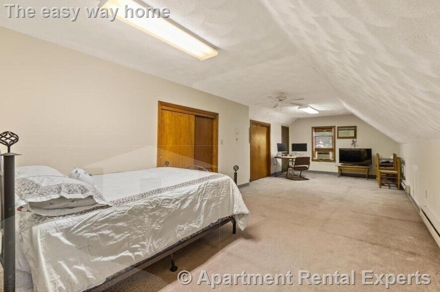 Building Photo - 38 George St