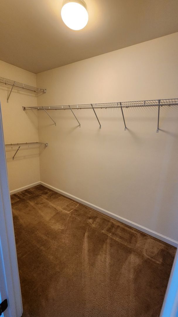 Building Photo - Spacious, Large, Luxury 3 Bedroom Townhous...