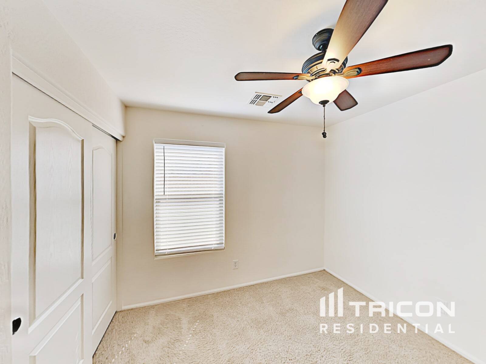 Building Photo - 1275 E Shari St