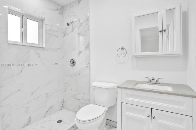 Building Photo - 5801 SW 20th St