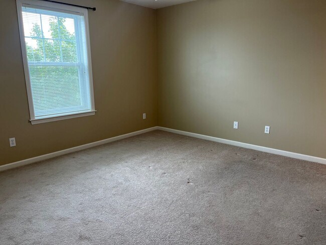 Building Photo - Beautiful 3-Bedroom Home in Penn Manor Sch...