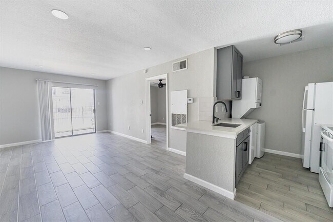 Building Photo - 13151 Walden Rd