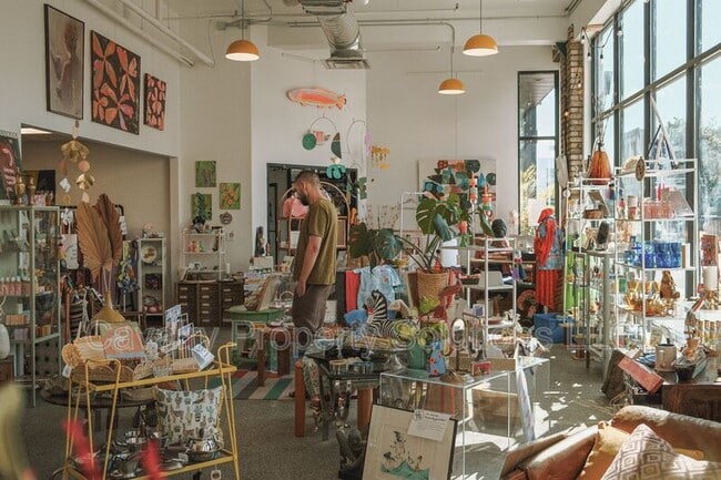 Building Photo - 1831 W Michigan St