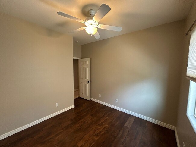 Building Photo - 14527 W Gelding Dr