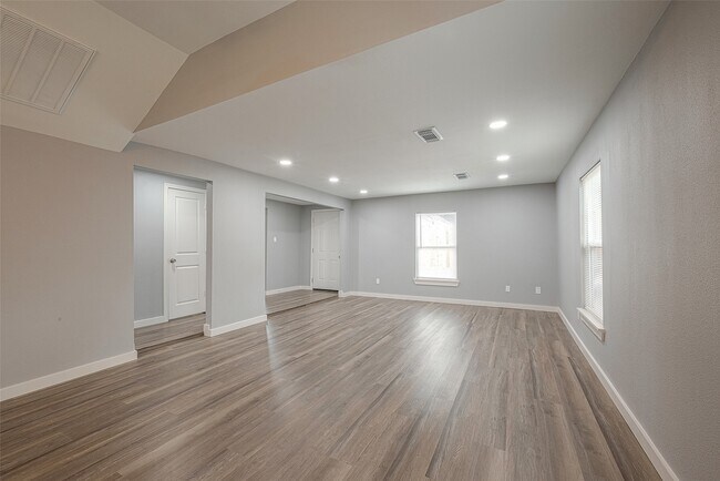 Building Photo - 2725 Avenue F