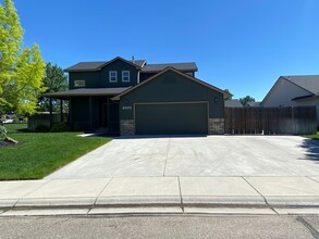 Building Photo - RV/Boat Parking with Nampa Home! $500 OFF FIRST MONTHS RENT!