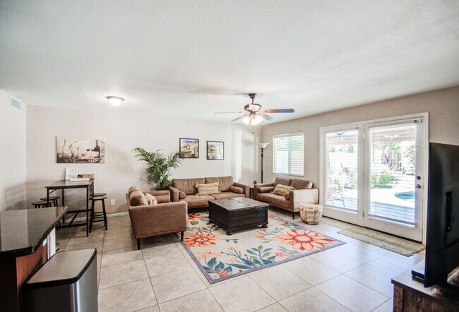 Building Photo - 4bd, 3ba on Arrowhead Golf Course!