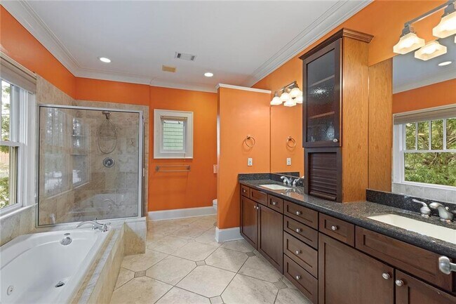 Building Photo - 120 Park Pl