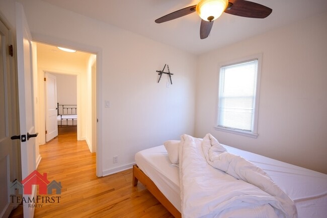 Building Photo - 1135 S Ridge Rd