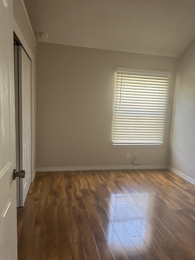 Building Photo - 5615 Burning Tree Dr