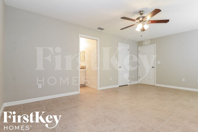 Building Photo - 12252 Clarendon Ave