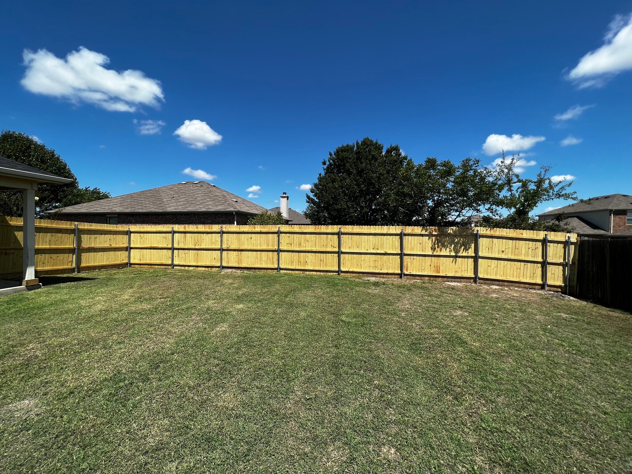 Building Photo - 1510 Shady Shores Dr