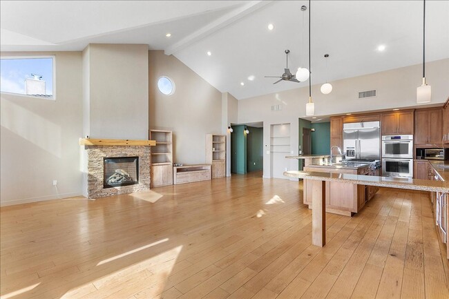 Building Photo - 75 Chadbourne Way