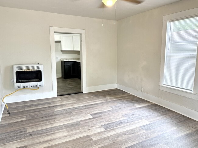 Building Photo - 705 Parkway