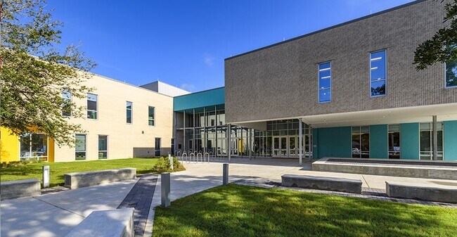 Building Photo - 5802 Valkeith Dr