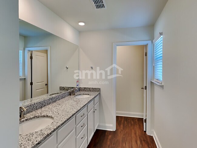 Building Photo - 866 Headland Wy