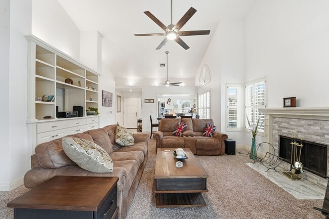 Building Photo - **COMING FEB 1st** Stylish Split-Floorplan Home in North Scottsdale