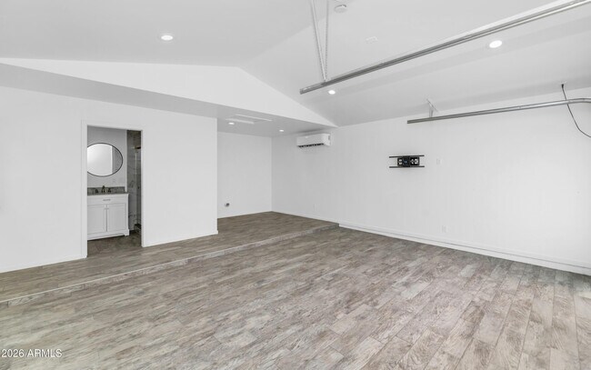 Building Photo - 114 W Windsor Ave