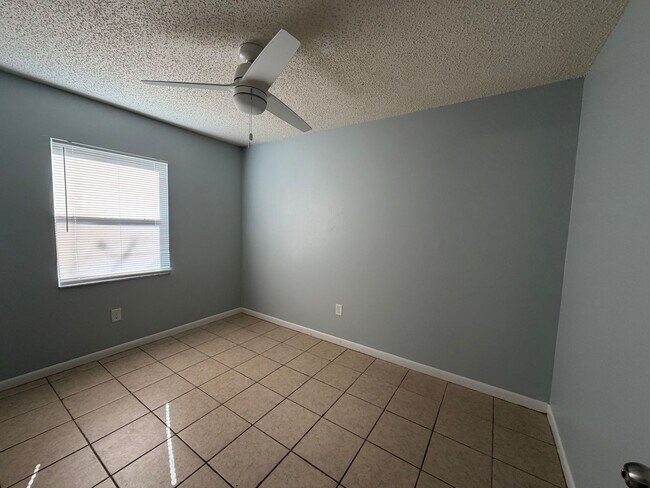 Building Photo - 1408 Spencer Ct