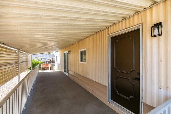 Building Photo - Beautifully Remodeled Boulder City Home with Spacious Backyard Retreat