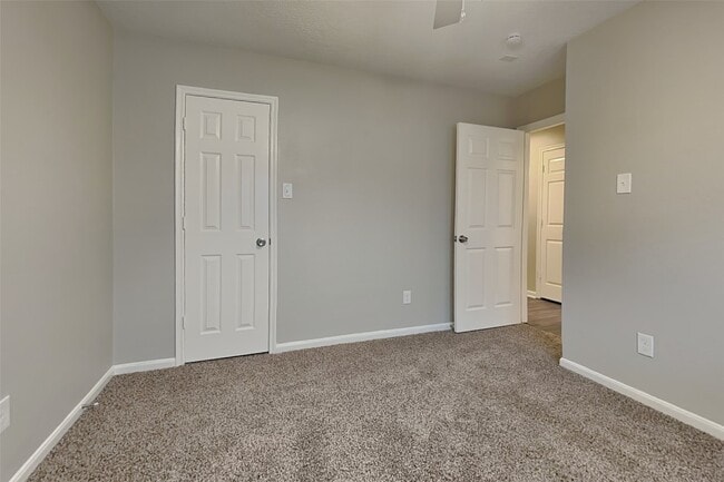 Building Photo - 2343 Colonial Springs Ln