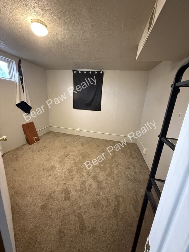 Building Photo - 116 King Ct