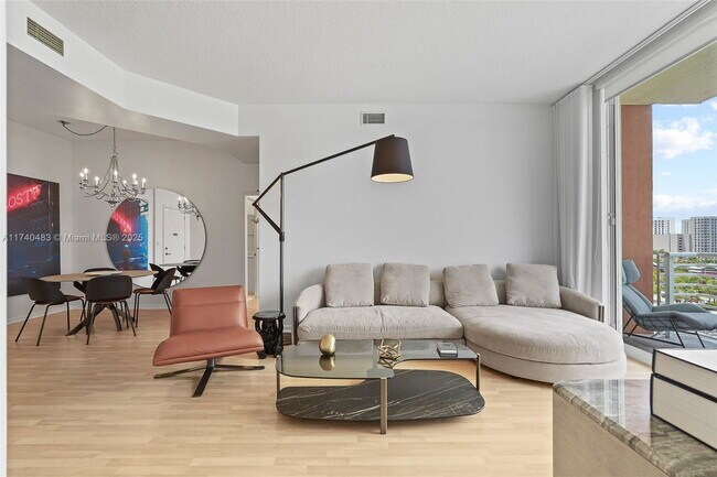 Building Photo - 2775 NE 187th St