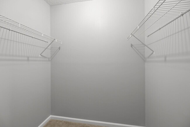 Building Photo - 2505 Stockbridge Dr