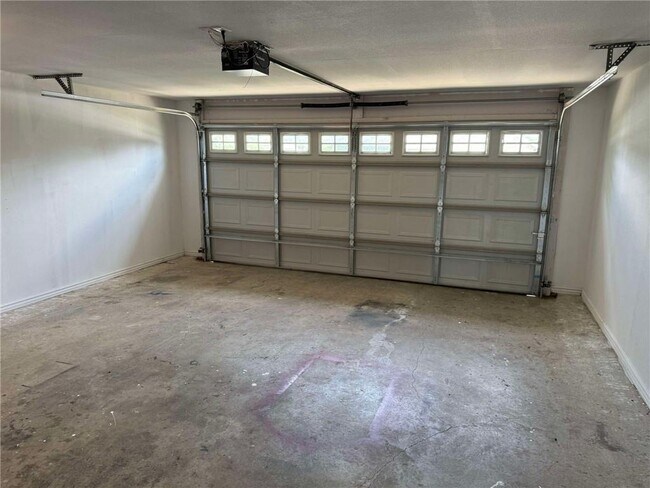 Building Photo - 1007 Raspberry St