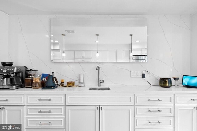 Building Photo - 1226 Gerritt St