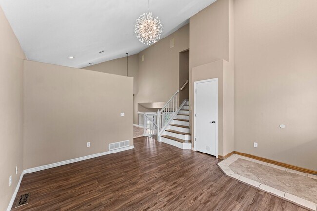 Building Photo - Beautiful 4 Bedroom Broadmoor Glen home - (D12 Schools)