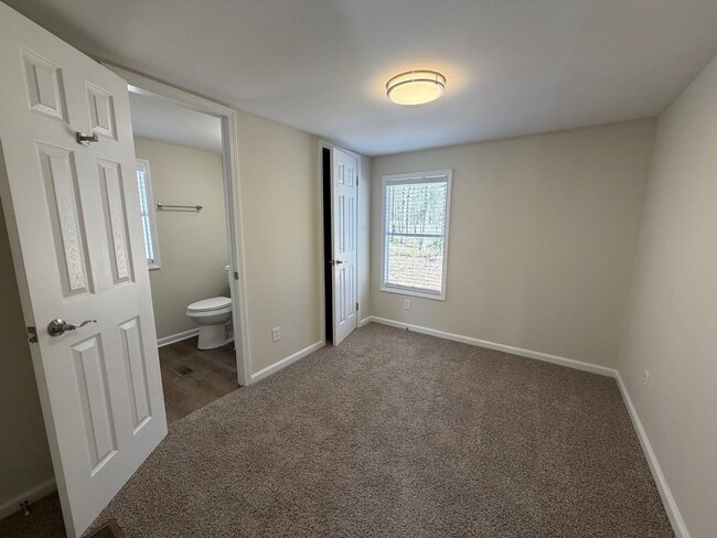 Building Photo - 22 Lee Rd 242