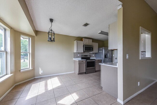 Building Photo - 3507 Christie Dr