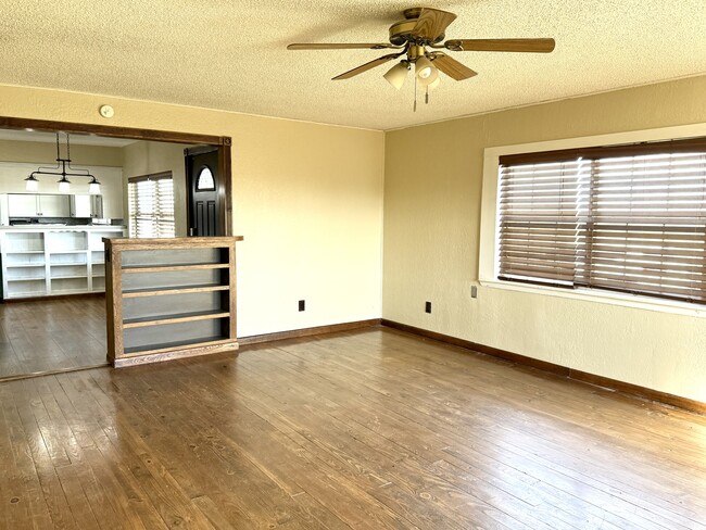 Building Photo - 1654 Ponderosa Rd