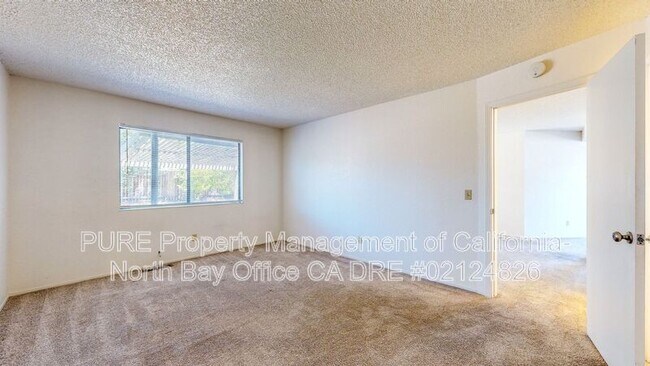 Building Photo - 7474 Mercedes Way